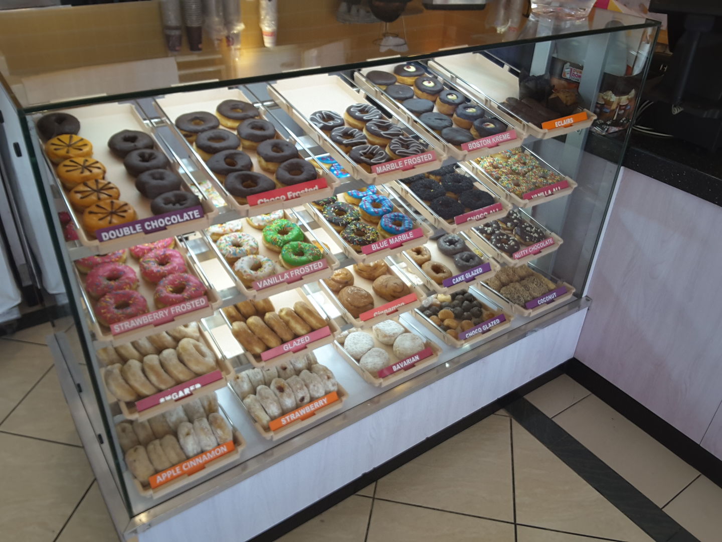 HiDubai-business-dunkin-donuts-food-beverage-bakeries-desserts-sweets-al-rigga-dubai-3