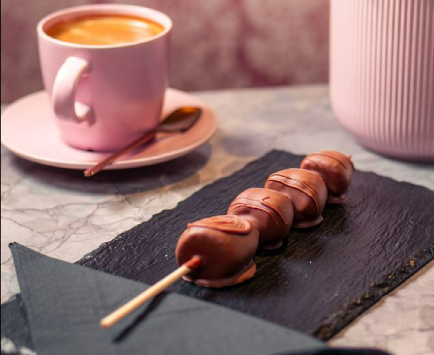 Choco Berry Boutique(Bakeries, Desserts & Sweets) in Al Merkadh, Dubai ...