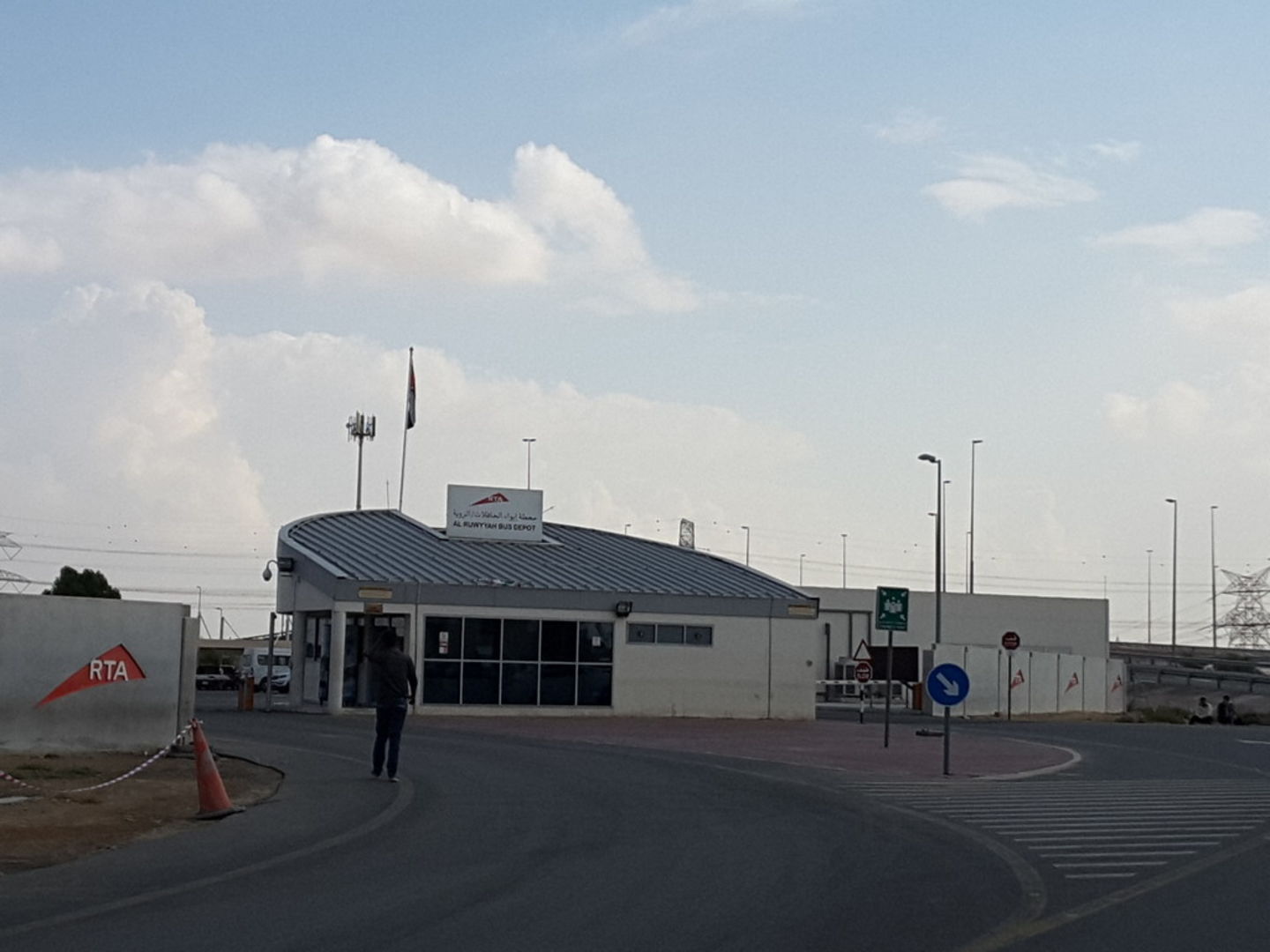 HiDubai-business-al-ruwyyah-bus-depot-transport-vehicle-services-public-transport-dubai-academic-city-al-rowaiyah-2-dubai-2