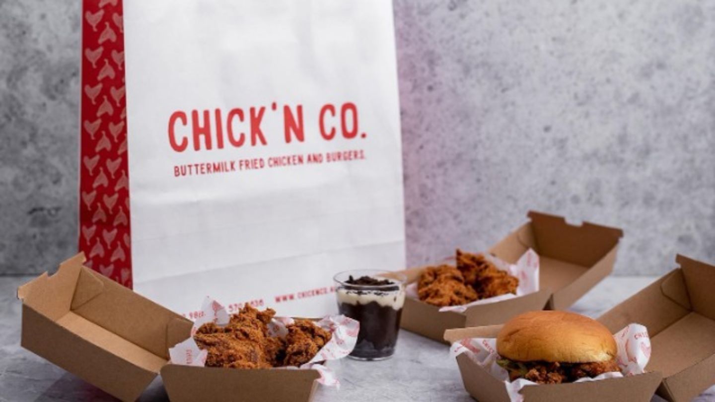 HiDubai-business-chick-n-co-food-beverage-central-kitchen-al-quoz-industrial-3-dubai