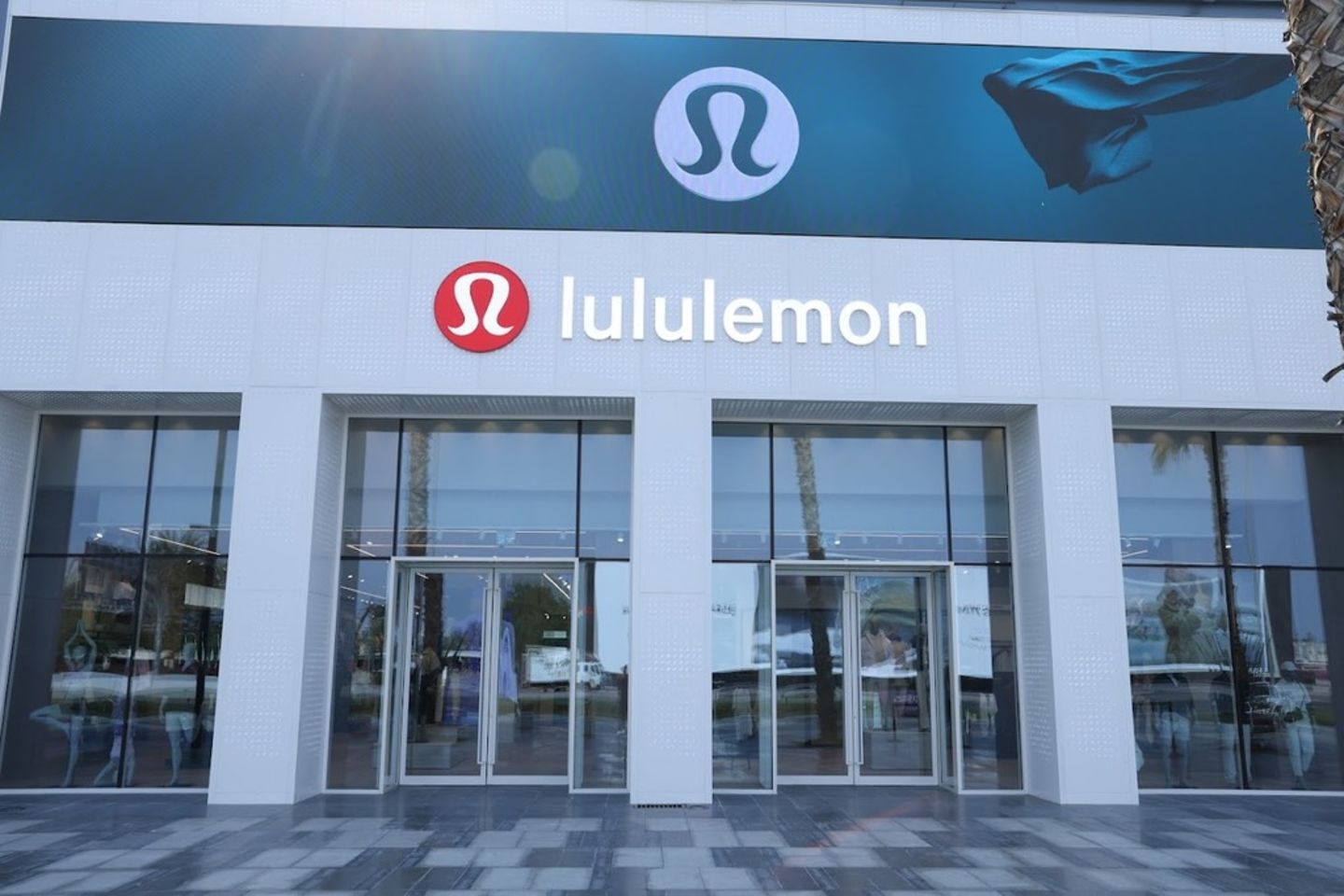 HiDubai-business-lululemon-athletica-shopping-apparel-al-wasl-dubai