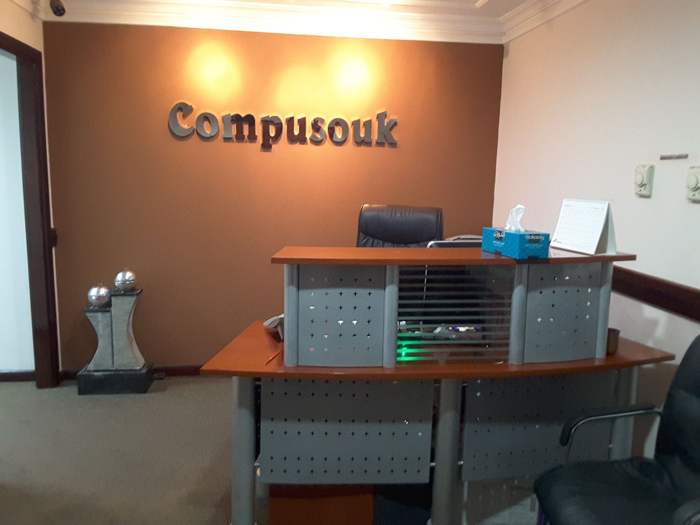 HiDubai-business-compusouk-shopping-consumer-electronics-al-fahidi-al-souq-al-kabeer-dubai-2