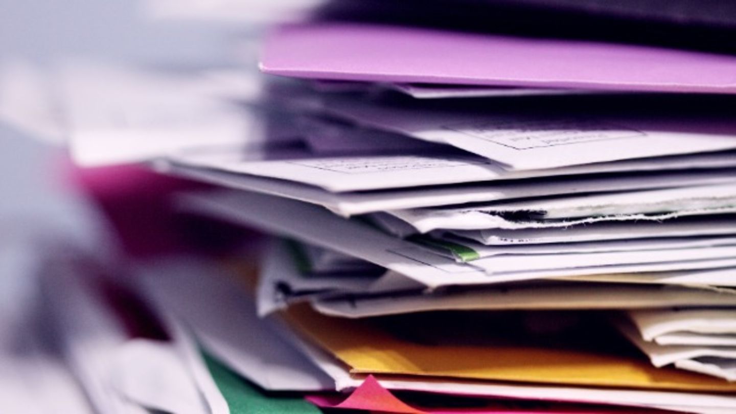 HiDubai-business-bizas-documents-clearing-b2b-services-pros-al-rigga-dubai