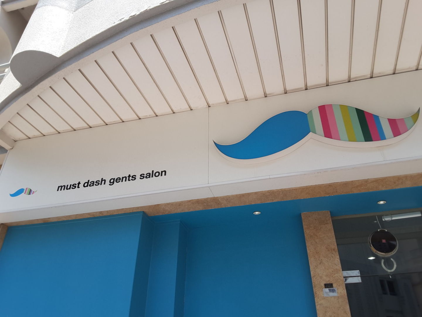 HiDubai-business-must-dash-gents-salon-beauty-wellness-health-beauty-salons-al-karama-dubai-2