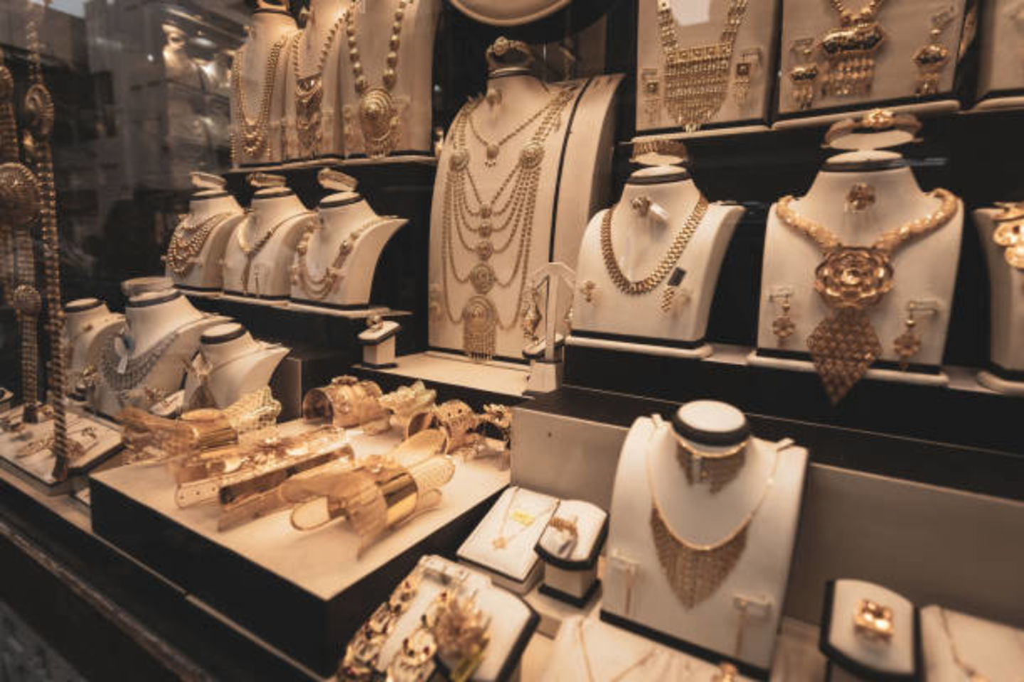 HiDubai-business-prestige-bullion-trading-shopping-jewellery-precious-stones-al-daghaya-dubai