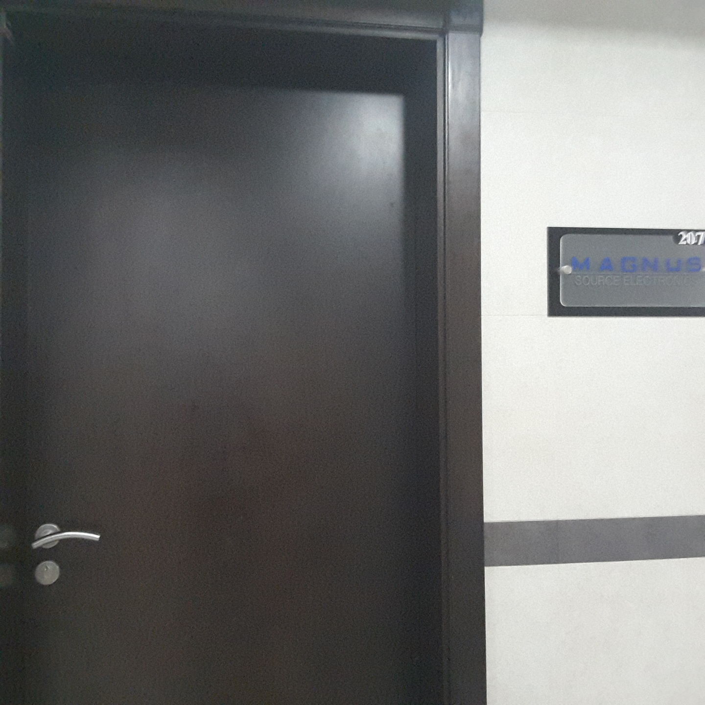 HiDubai-business-magnus-source-electronics-shopping-consumer-electronics-al-nahda-1-dubai-2