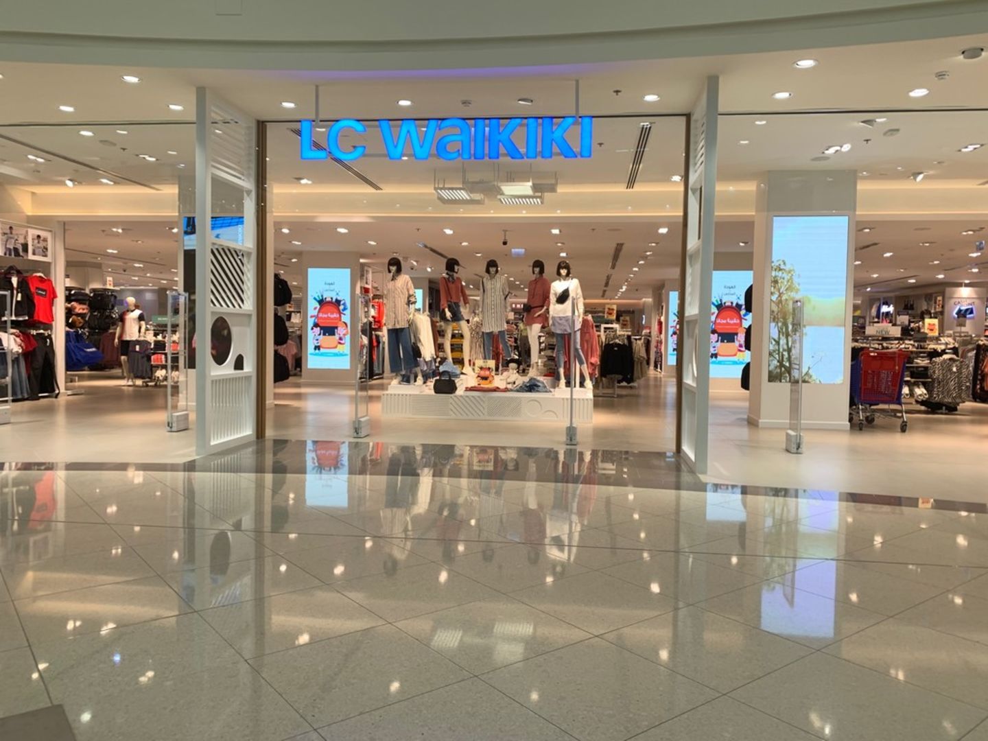 HiDubai-business-lc-waikiki-shopping-footwear-port-saeed-dubai-1