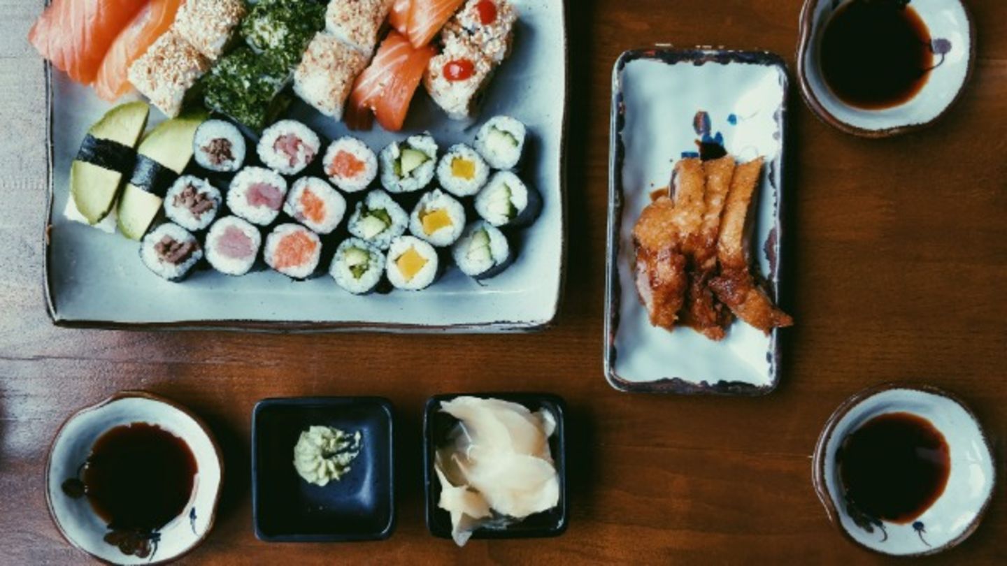 HiDubai-business-sushi-house-food-beverage-restaurants-bars-al-khawaneej-2-dubai