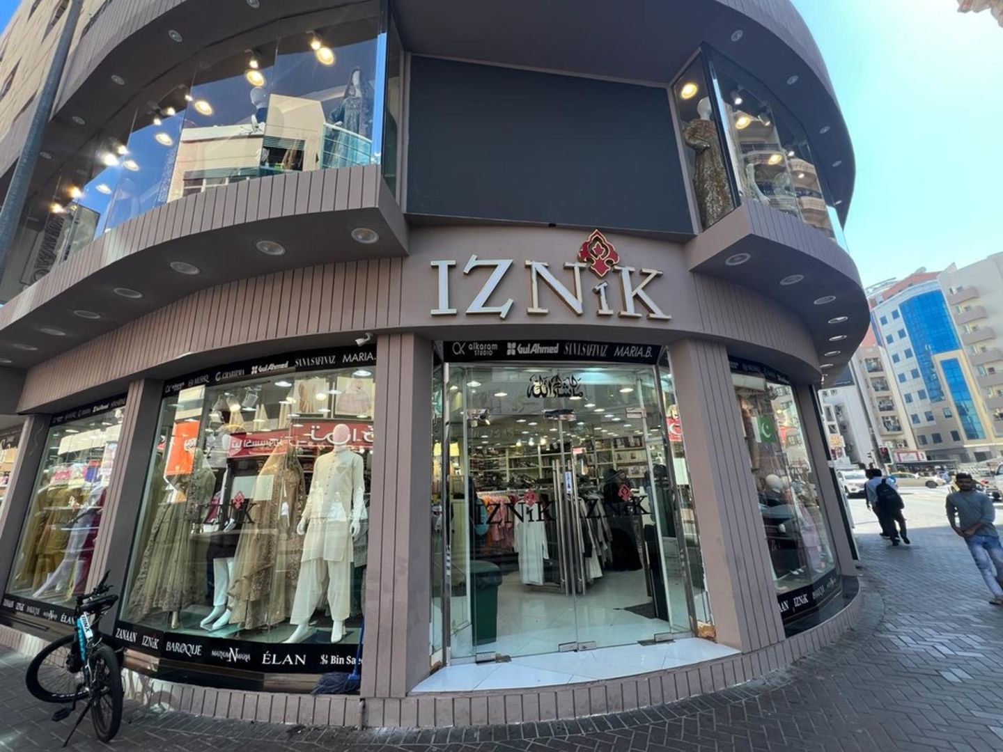 HiDubai-business-iznik-textile-trading-shopping-apparel-al-fahidi-al-souq-al-kabeer-dubai