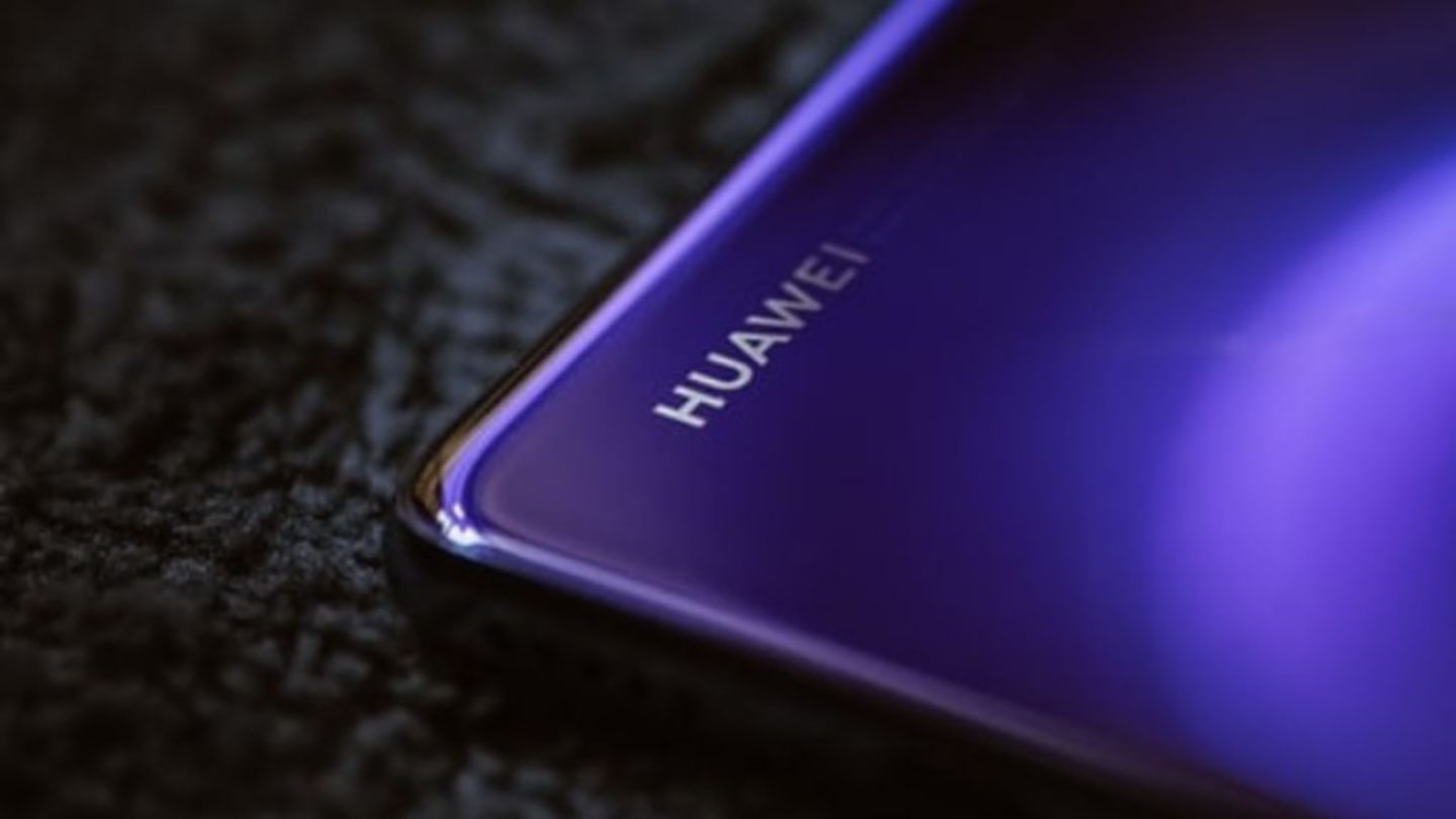 HiDubai-business-huawei-tech-media-marketing-it-it-telecommunication-business-bay-dubai