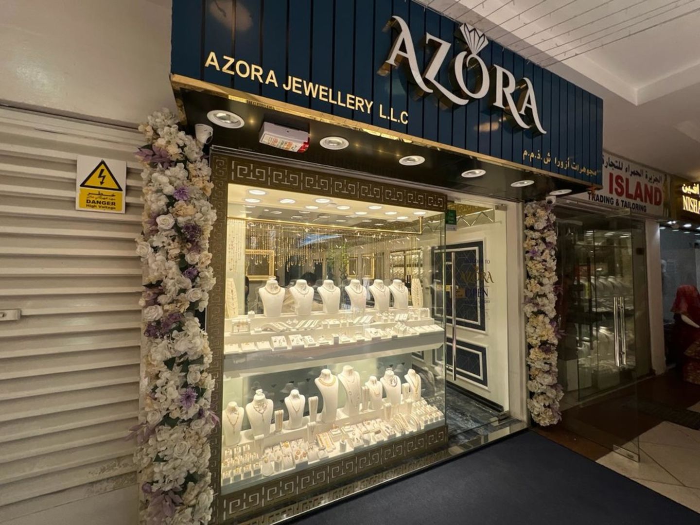 HiDubai-business-azora-jewellery-shopping-jewellery-precious-stones-meena-bazar-al-souq-al-kabeer-dubai