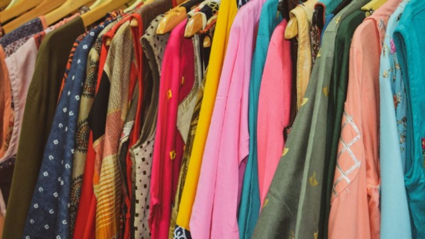 HiDubai-business-vns-textile-trading-shopping-apparel-meena-bazar-al-souq-al-kabeer-dubai