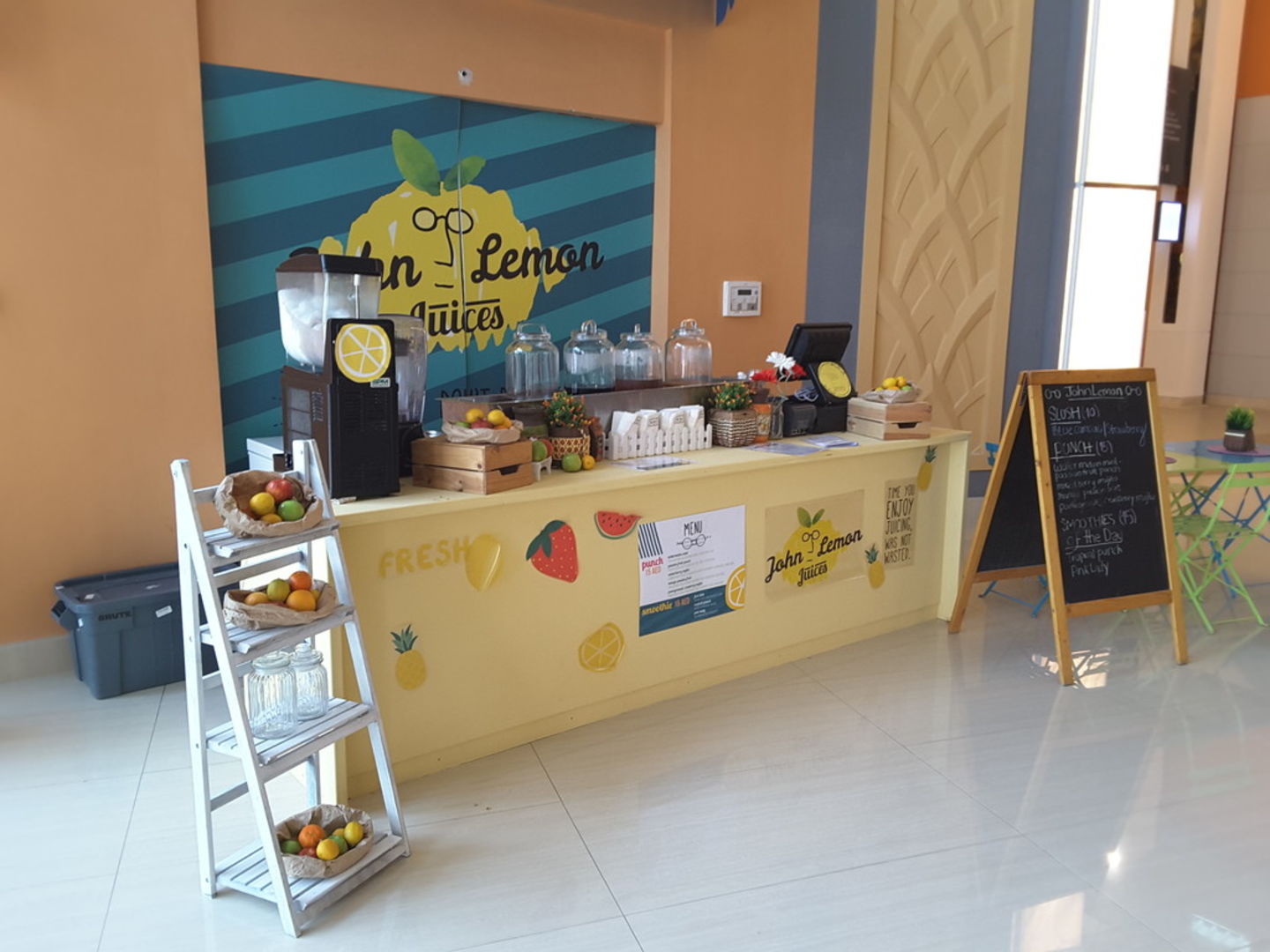 HiDubai-business-meals-on-wheels-food-beverages-trading-food-beverage-cafeterias-corniche-deira-dubai-2