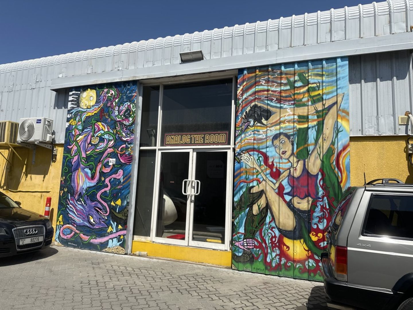 HiDubai-business-analog-the-room-films-photography-materials-trading-vocational-services-art-photography-services-al-quoz-industrial-1-dubai