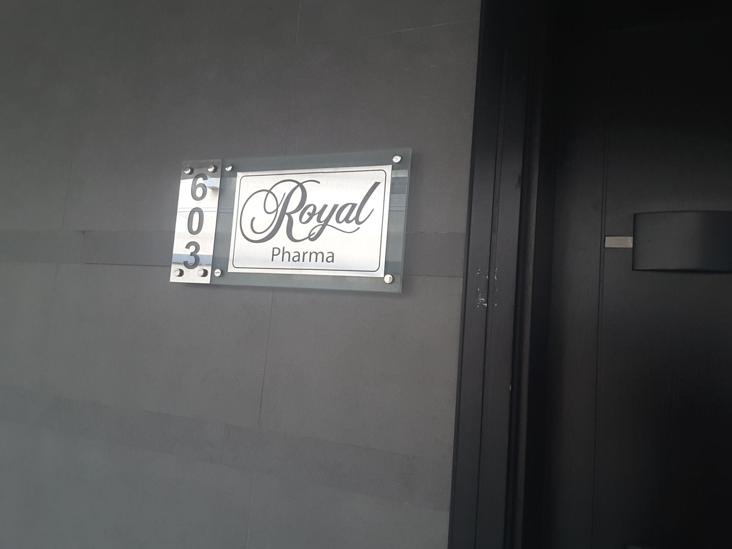 HiDubai-business-royal-pharmaceutical-drug-store-b2b-services-distributors-wholesalers-green-community-dubai-investment-park-1-dubai