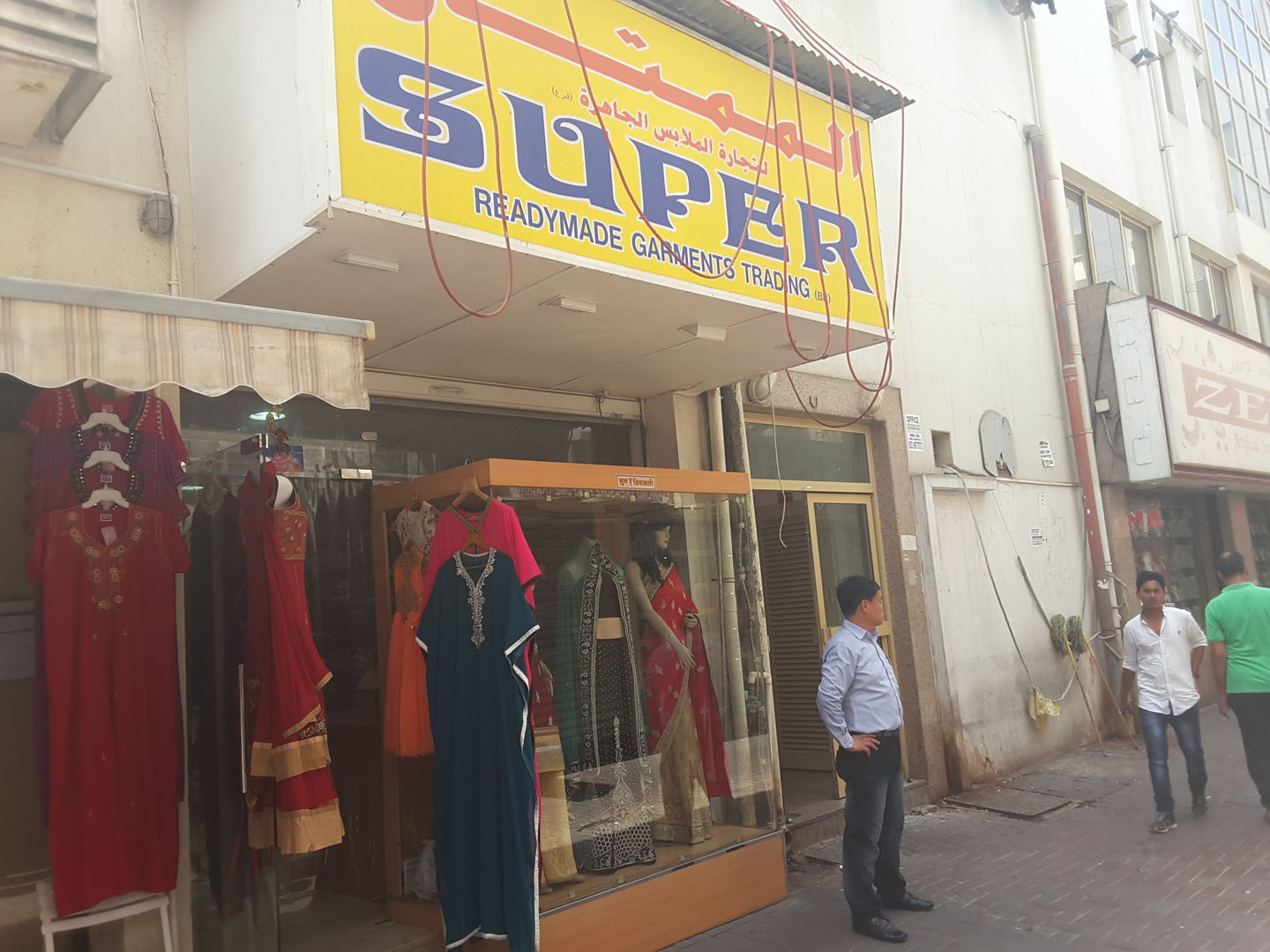 HiDubai-business-super-readymade-garments-trading-shopping-apparel-meena-bazar-al-souq-al-kabeer-dubai-2