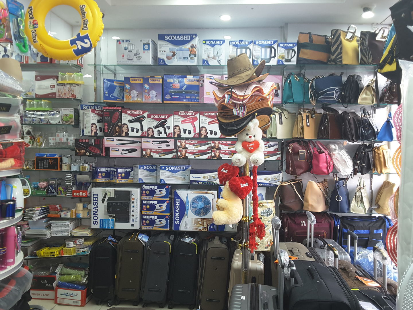 HiDubai-business-sahara-al-madina-general-trading-shopping-luggage-travel-accessories-al-barsha-1-dubai-2