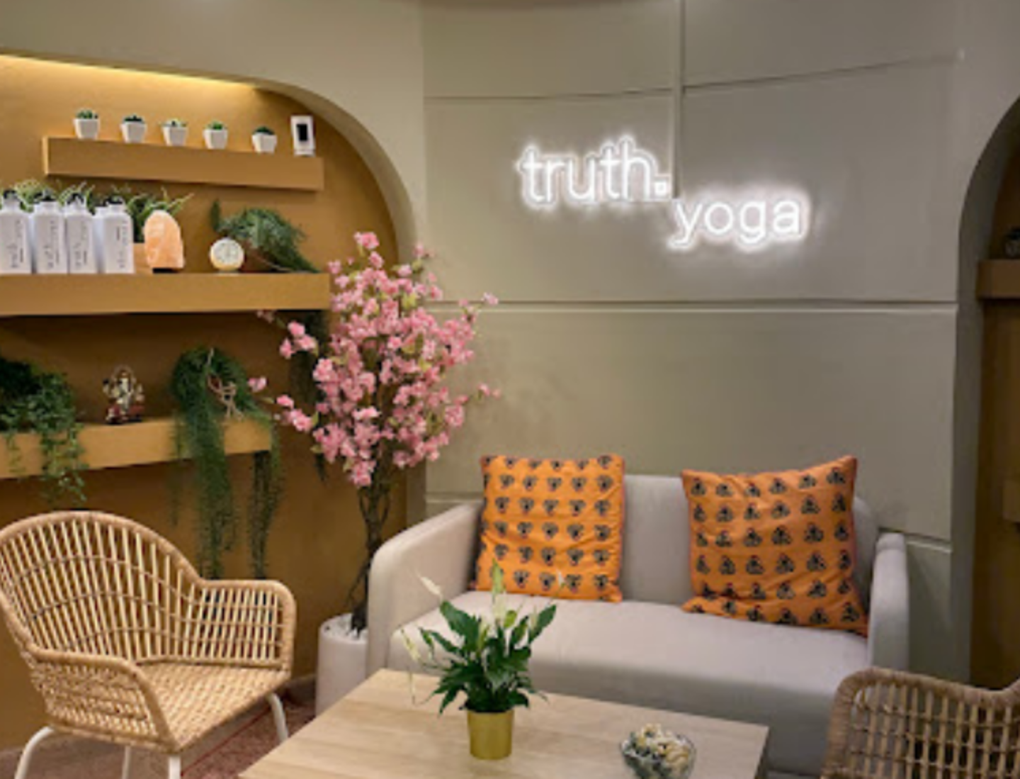 HiDubai-business-truth-yoga-studio-sports-fitness-gyms-fitness-centres-pools-jumeirah-3-dubai