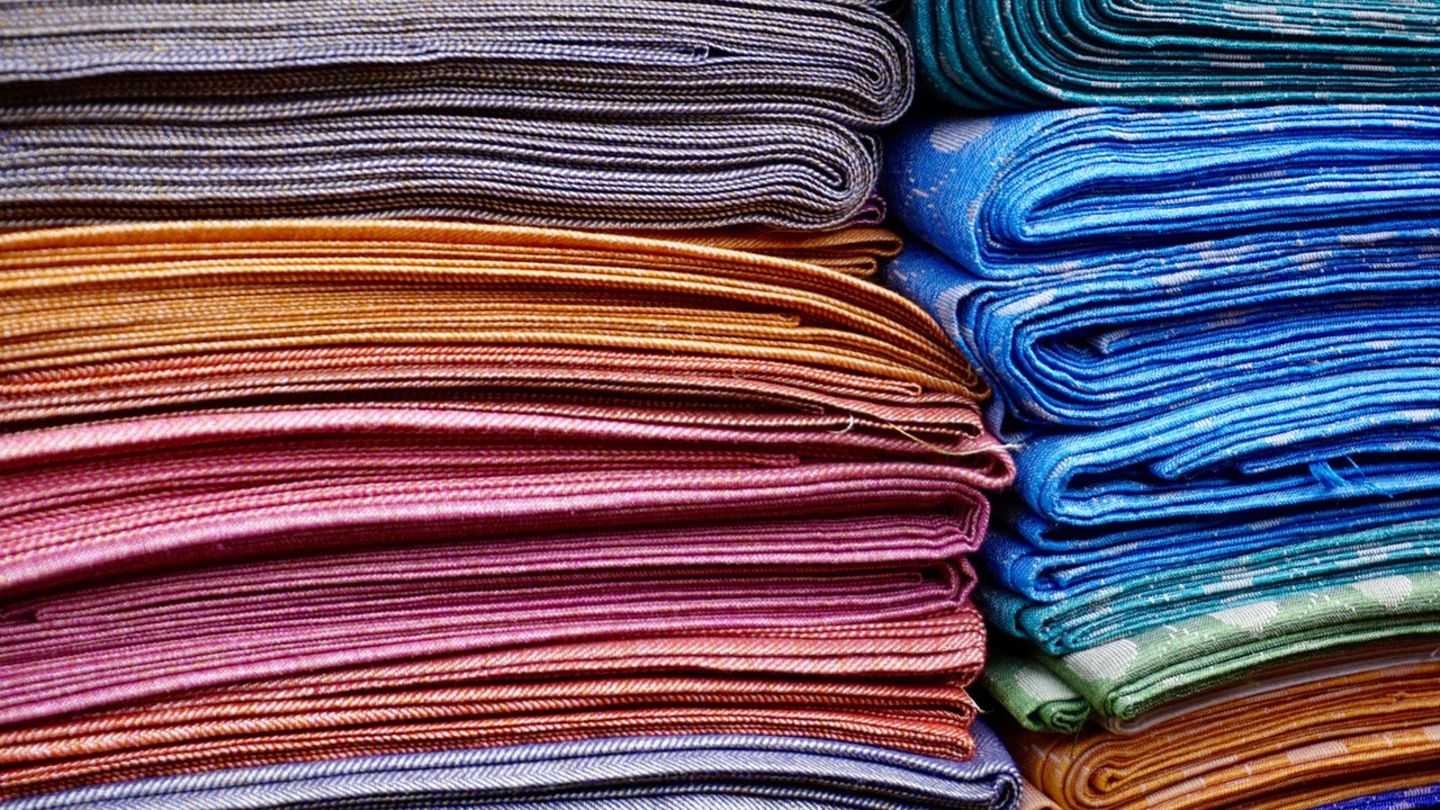 HiDubai-business-al-safat-tower-textiles-b2b-services-distributors-wholesalers-al-fahidi-al-souq-al-kabeer-dubai-2