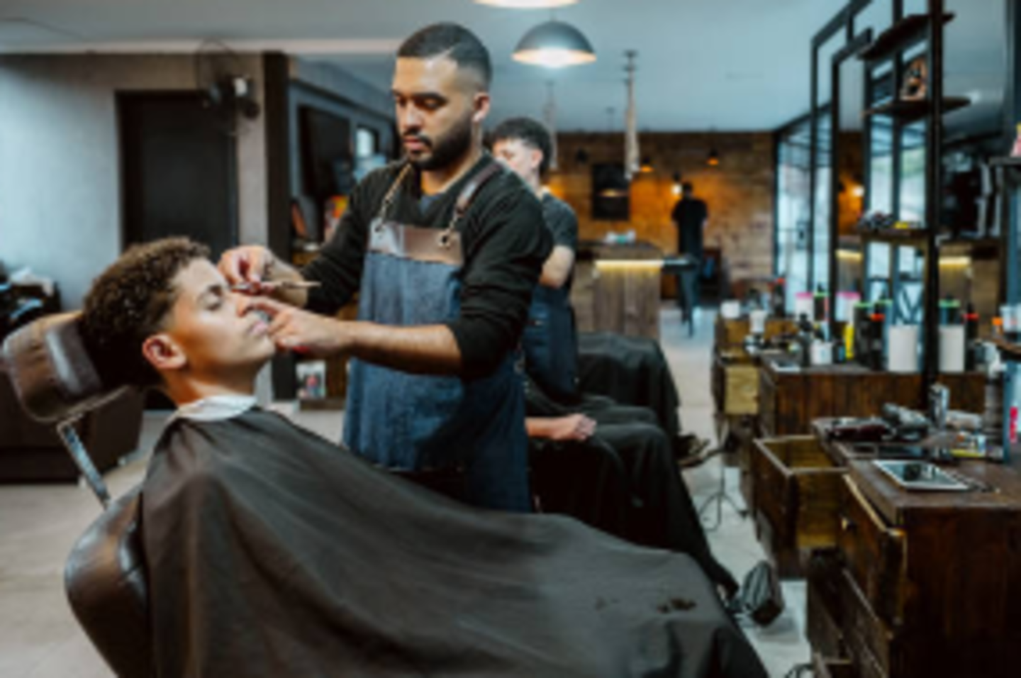 HiDubai-business-diamond-scissors-gents-salon-beauty-wellness-health-beauty-salons-al-barsha-south-3-dubai