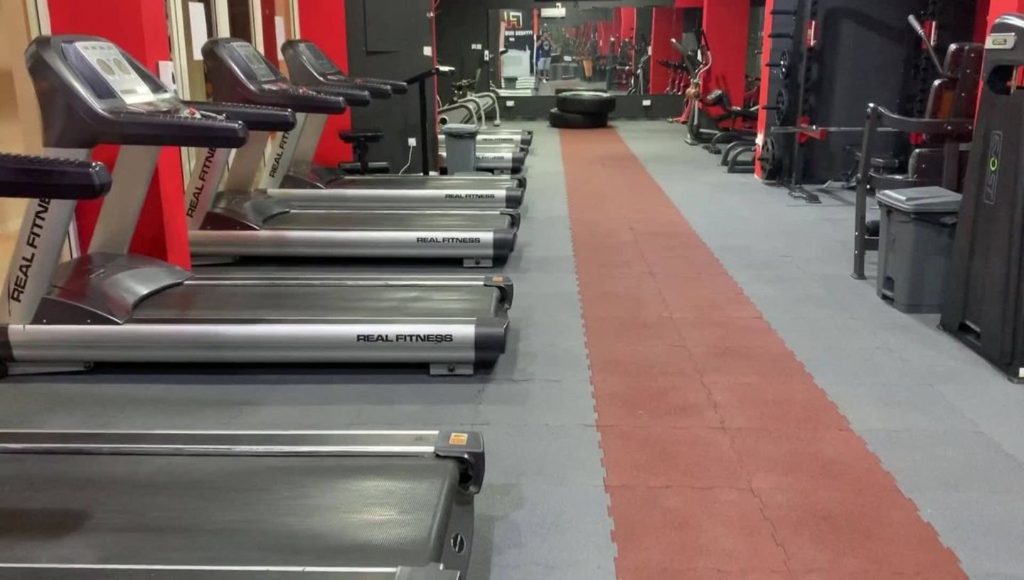 HiDubai-business-fitness-hub-gym-sports-fitness-gyms-fitness-centres-pools-international-city-warsan-1-dubai