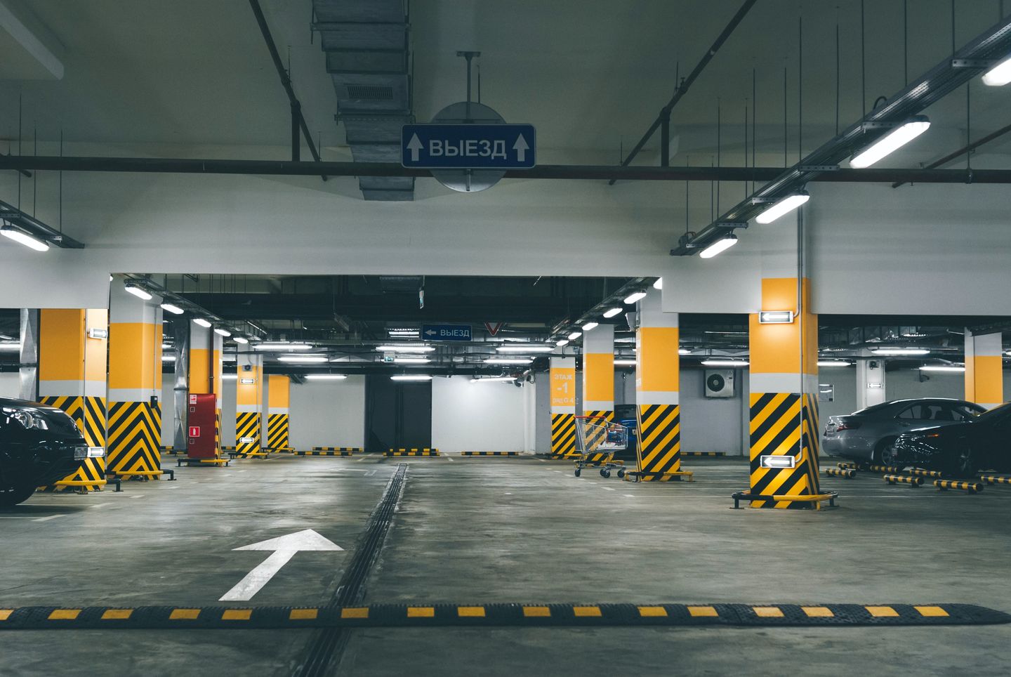 HiDubai-business-brown-line-car-park-rental-transport-vehicle-services-private-transport-naif-dubai