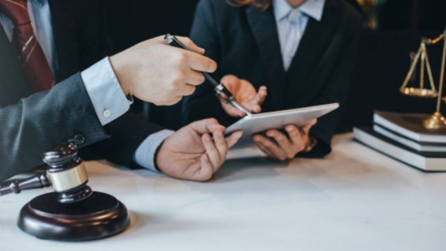 HiDubai-business-bader-hamad-al-zaabi-advocates-and-legal-consultants-finance-legal-legal-services-trade-centre-1-dubai