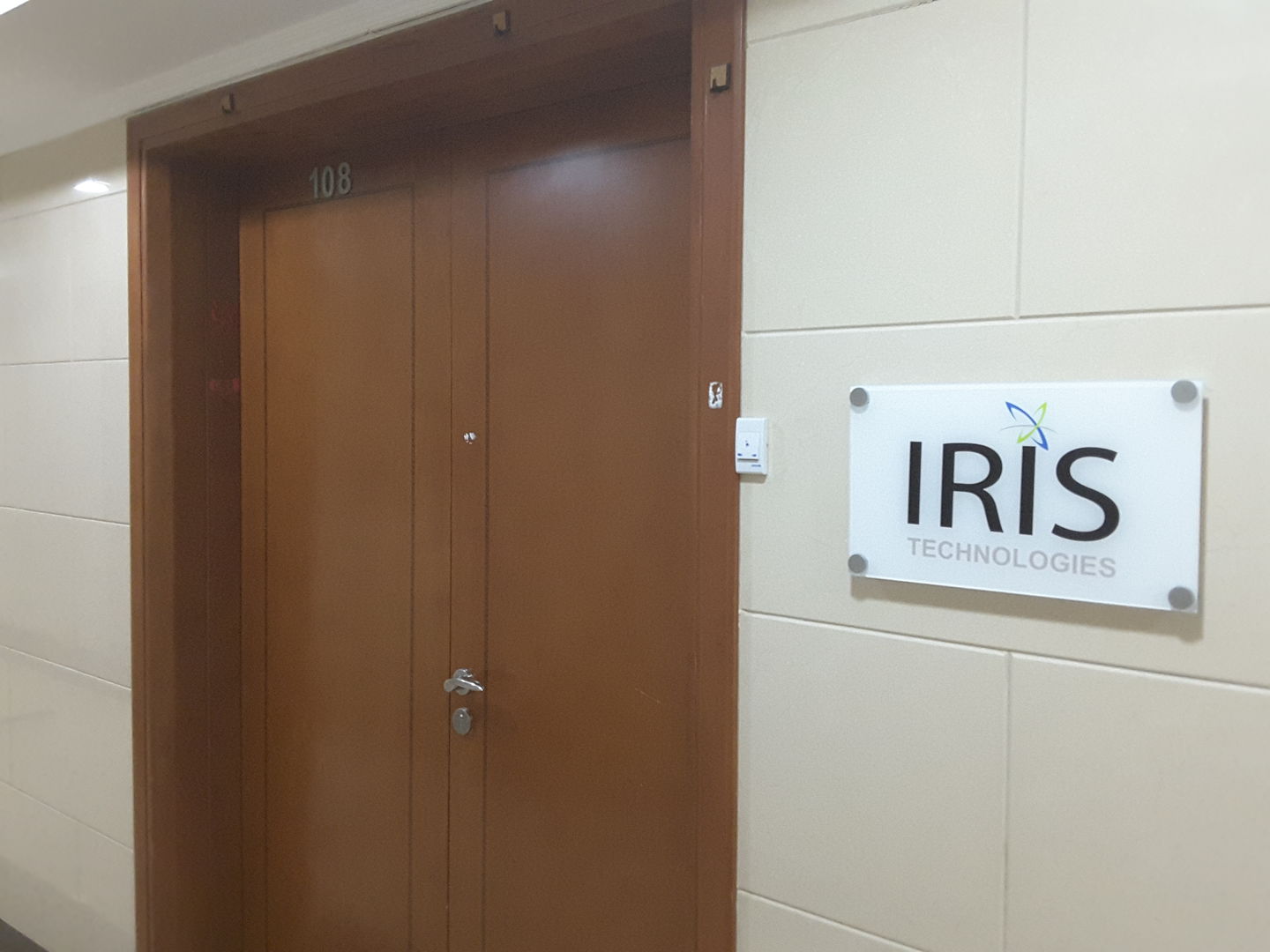 HiDubai-business-iris-creative-solution-technologies-b2b-services-it-services-oud-metha-dubai-2