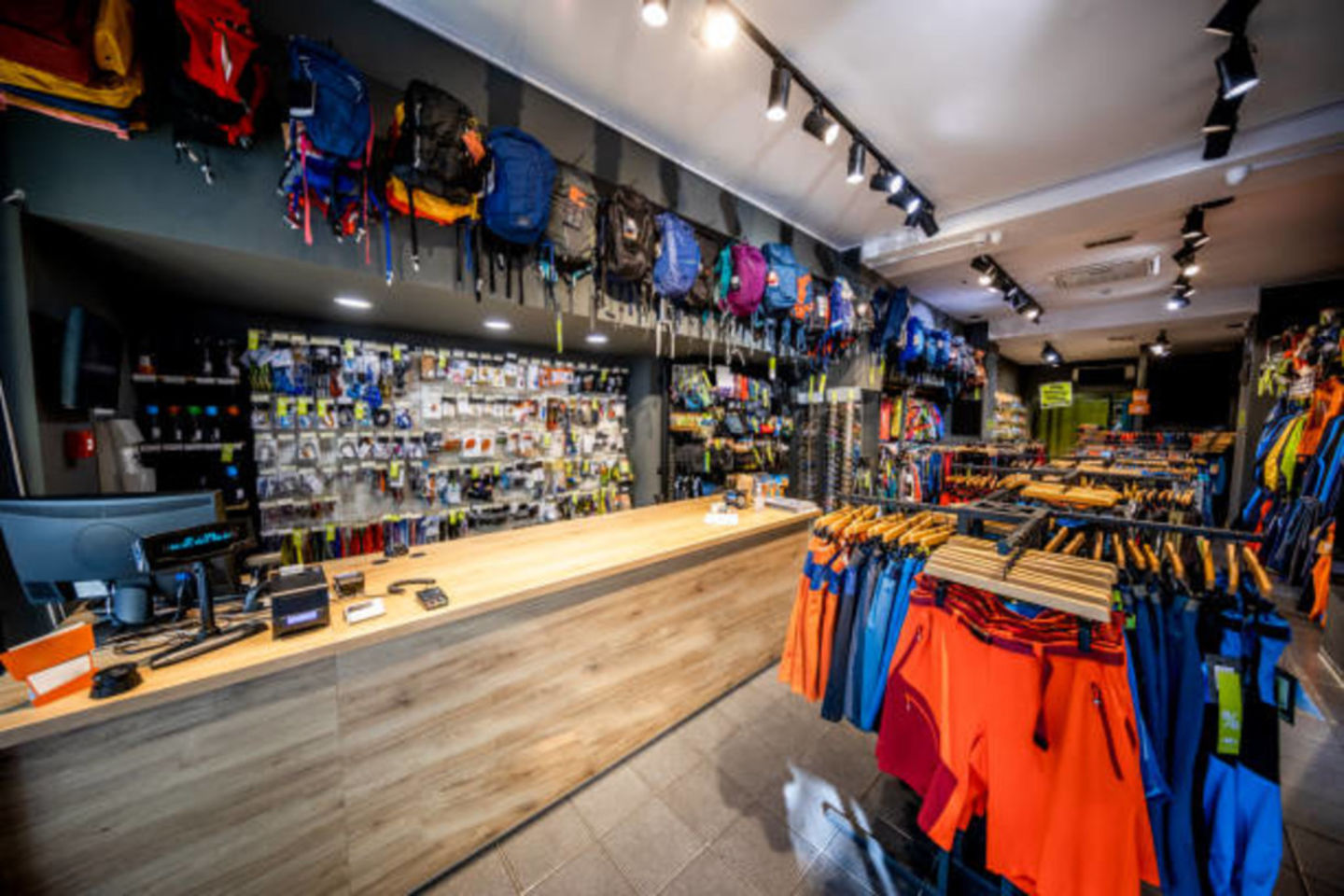 HiDubai-business-romario-sports-shopping-sporting-goods-equipment-al-qusais-industrial-3-dubai