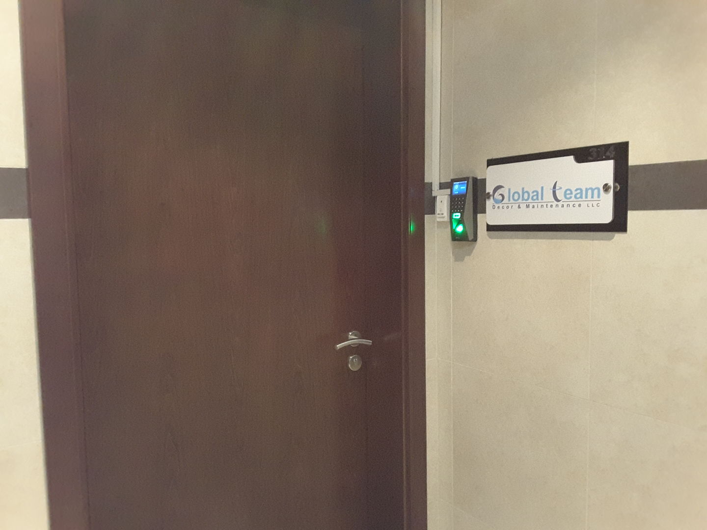 HiDubai-business-global-team-decor-maintenance-home-interior-designers-architects-al-khabaisi-dubai