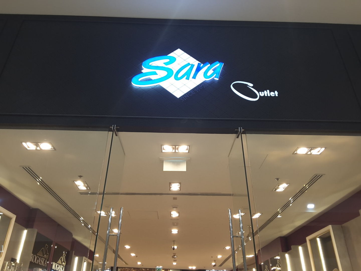 HiDubai-business-sara-outlet-shopping-furniture-decor-umm-nahad-1-dubai-2