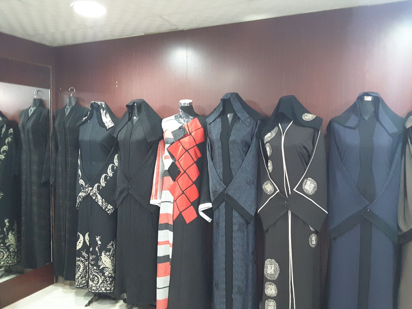 HiDubai-business-haji-ahmed-tailor-shopping-apparel-al-rashidiya-dubai-2