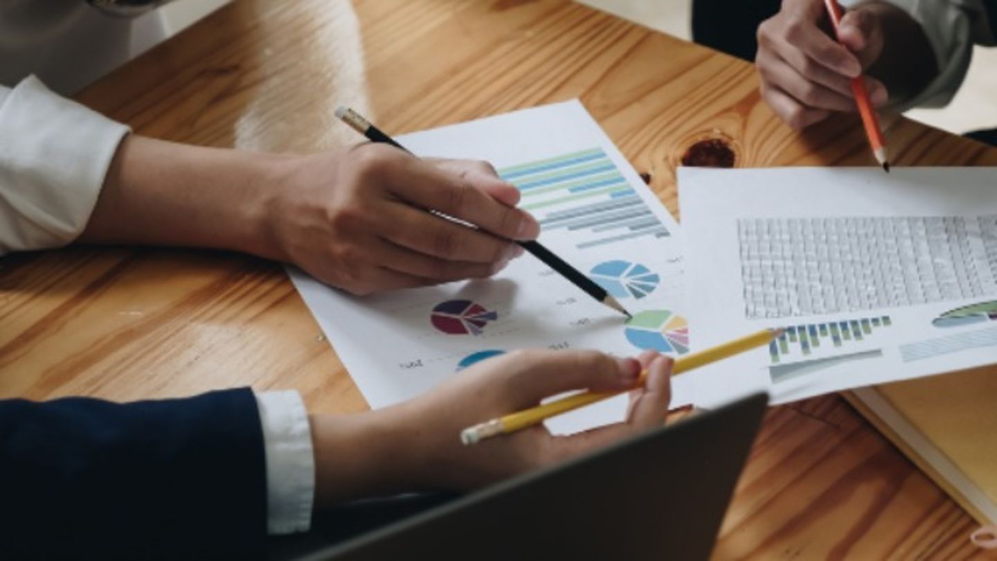 HiDubai-business-kinoble-for-corporate-services-providers-b2b-services-business-setup-and-pros-al-barsha-1-dubai