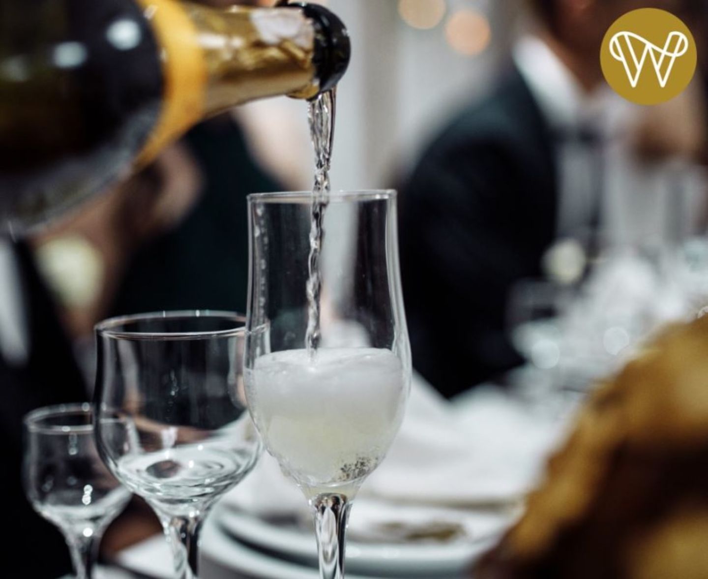 HiDubai-business-fat-frogs-sports-bar-food-beverage-restaurants-bars-al-fahidi-al-souq-al-kabeer-dubai