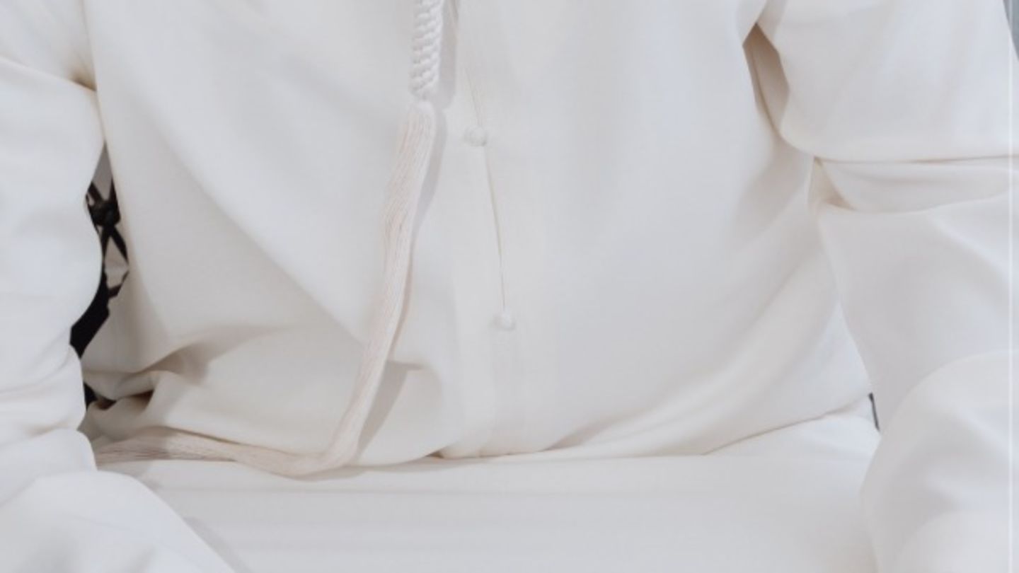 HiDubai-business-blossom-textiles-trading-shopping-apparel-al-fahidi-al-souq-al-kabeer-dubai