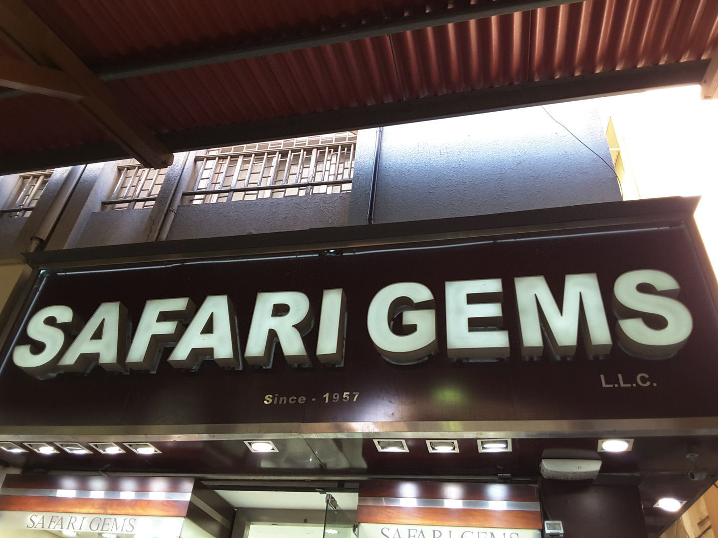 HiDubai-business-safari-gems-shopping-jewellery-precious-stones-al-ras-dubai-2