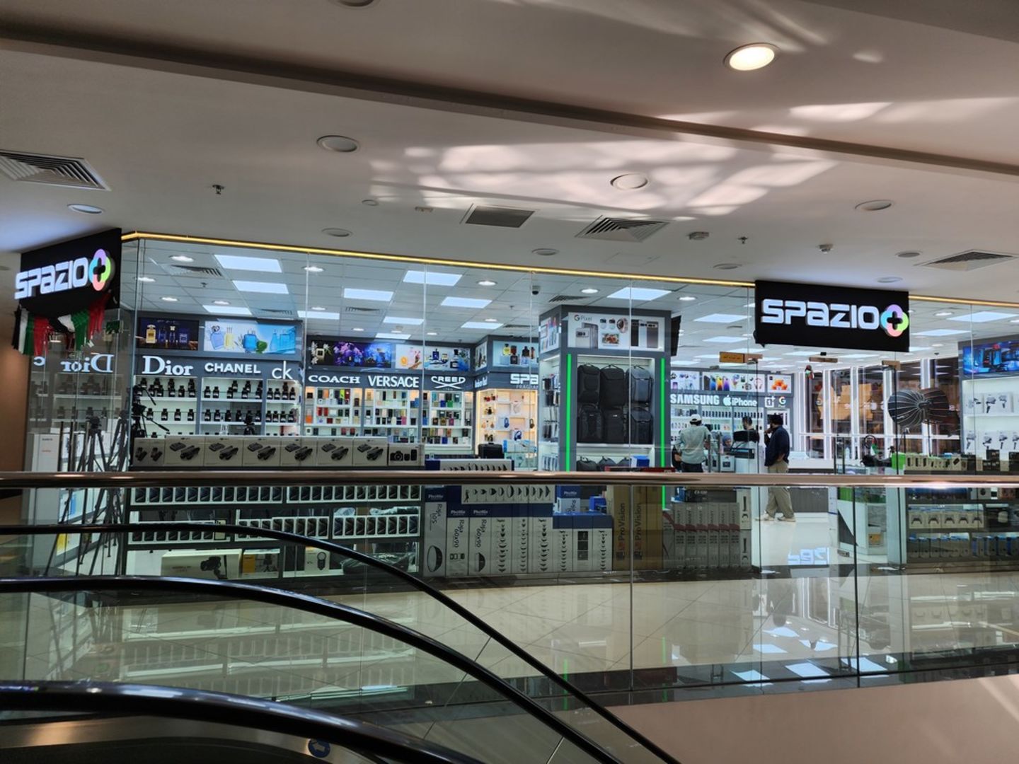 HiDubai-business-spazio-plus-general-trading-shopping-consumer-electronics-meena-bazar-al-souq-al-kabeer-dubai