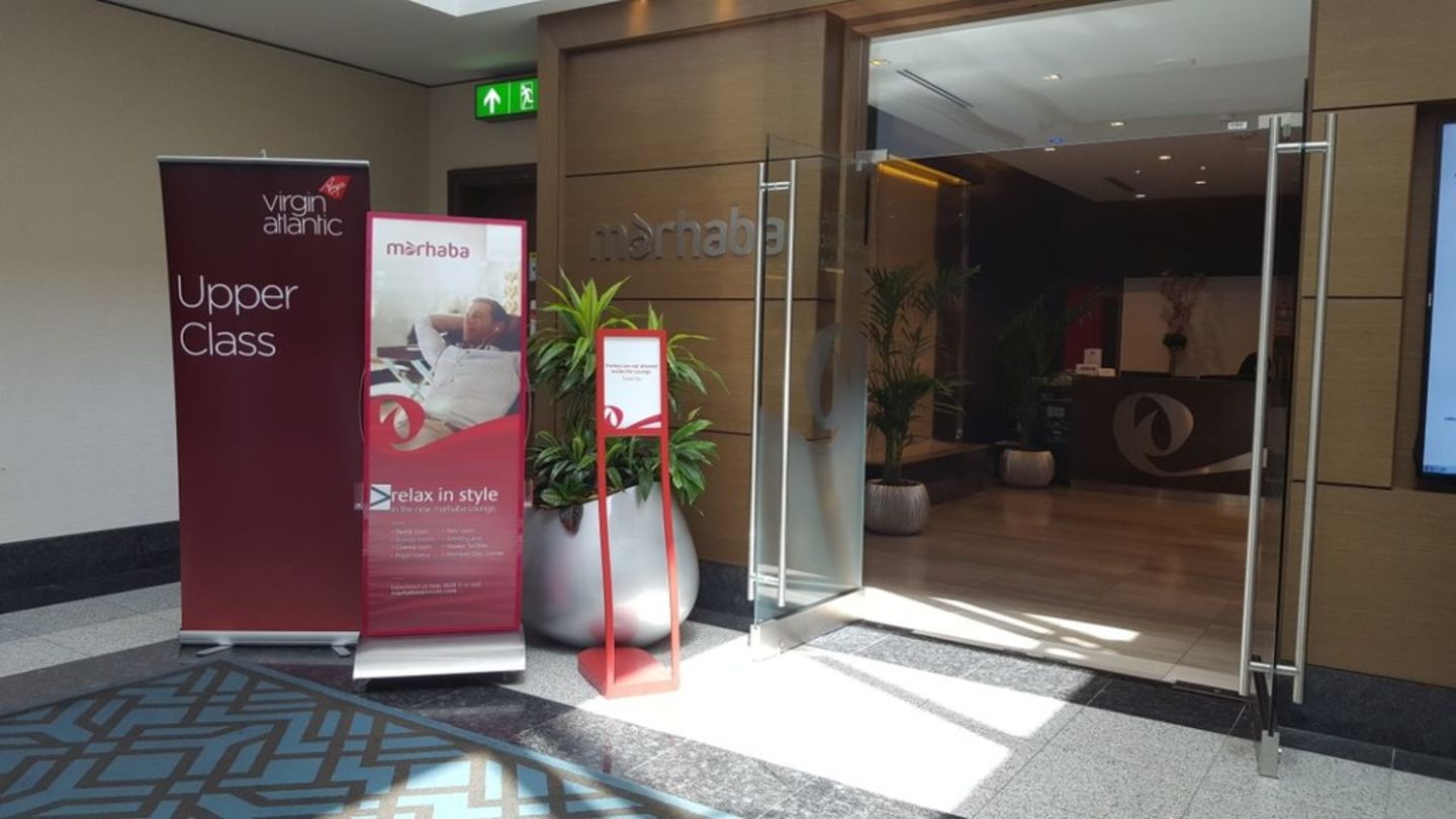 HiDubai-business-marhaba-lounge-food-beverage-restaurants-bars-dubai-airport-free-zone-dubai-international-airport-dubai-1