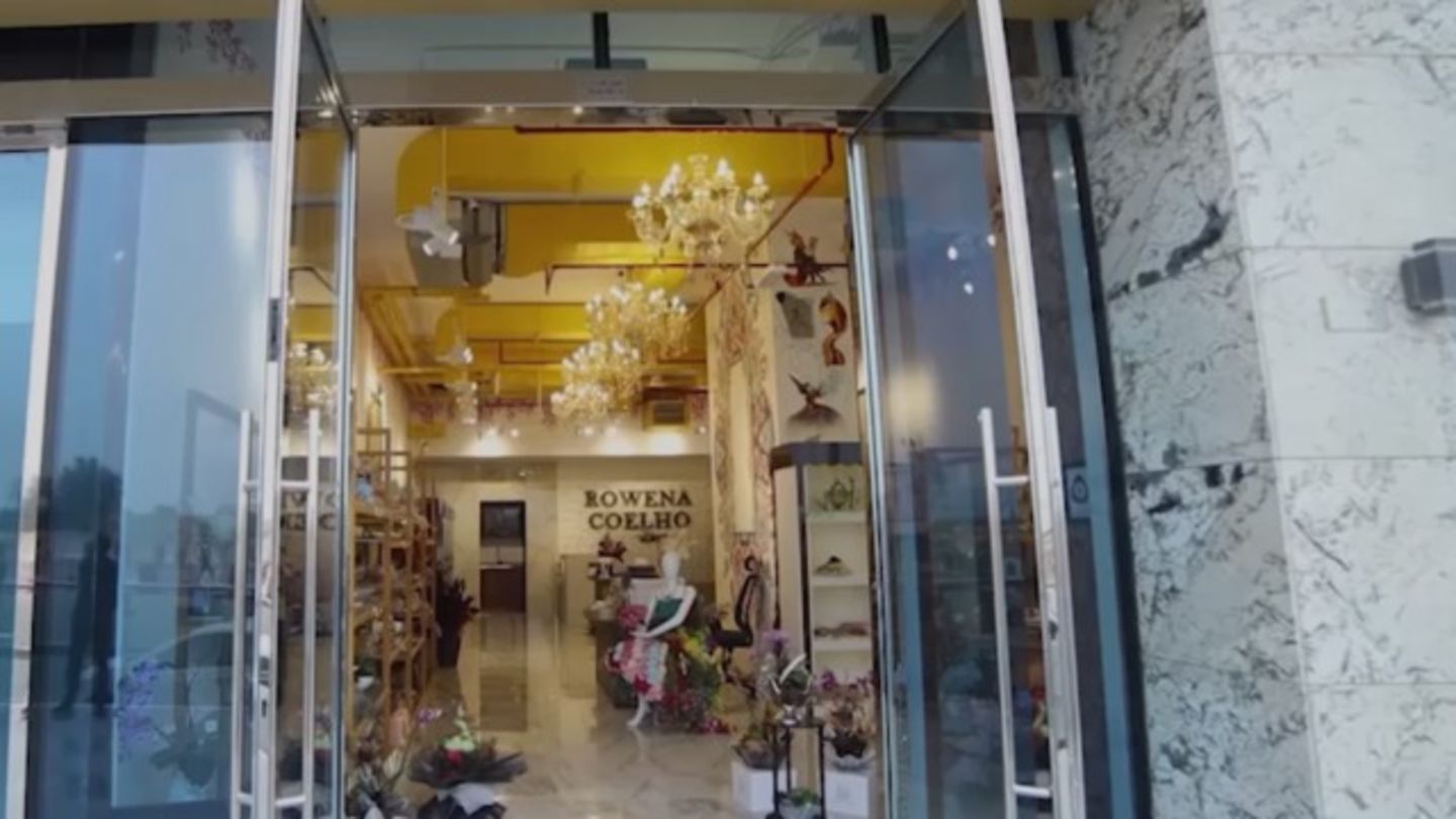 HiDubai-business-rowena-coelho-gifts-flowers-shopping-souvenirs-gifts-dubailand-residences-skycourts-wadi-al-safa-5-dubai