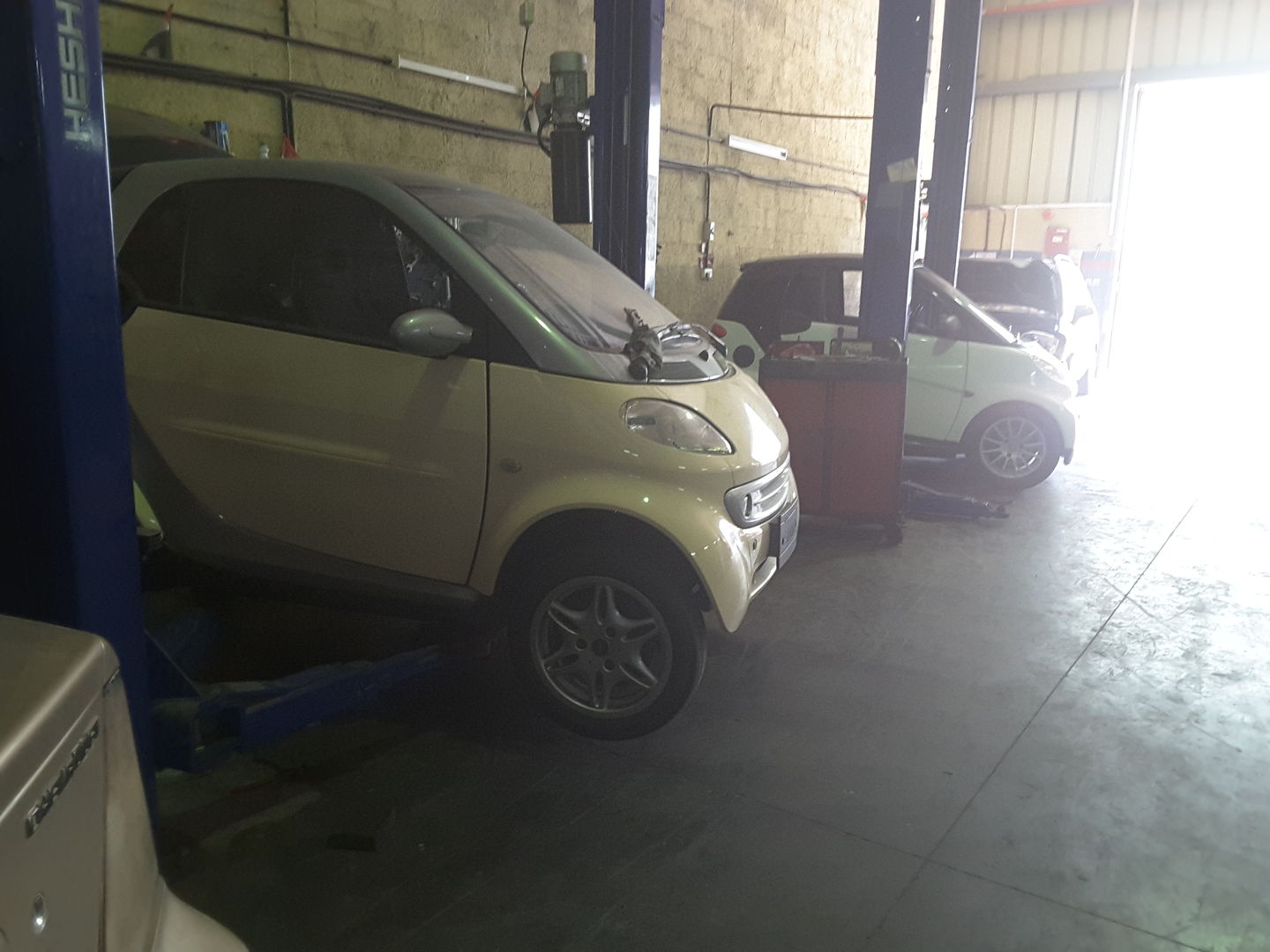 HiDubai-business-auto-fix-transport-vehicle-services-car-assistance-repair-al-quoz-industrial-3-dubai