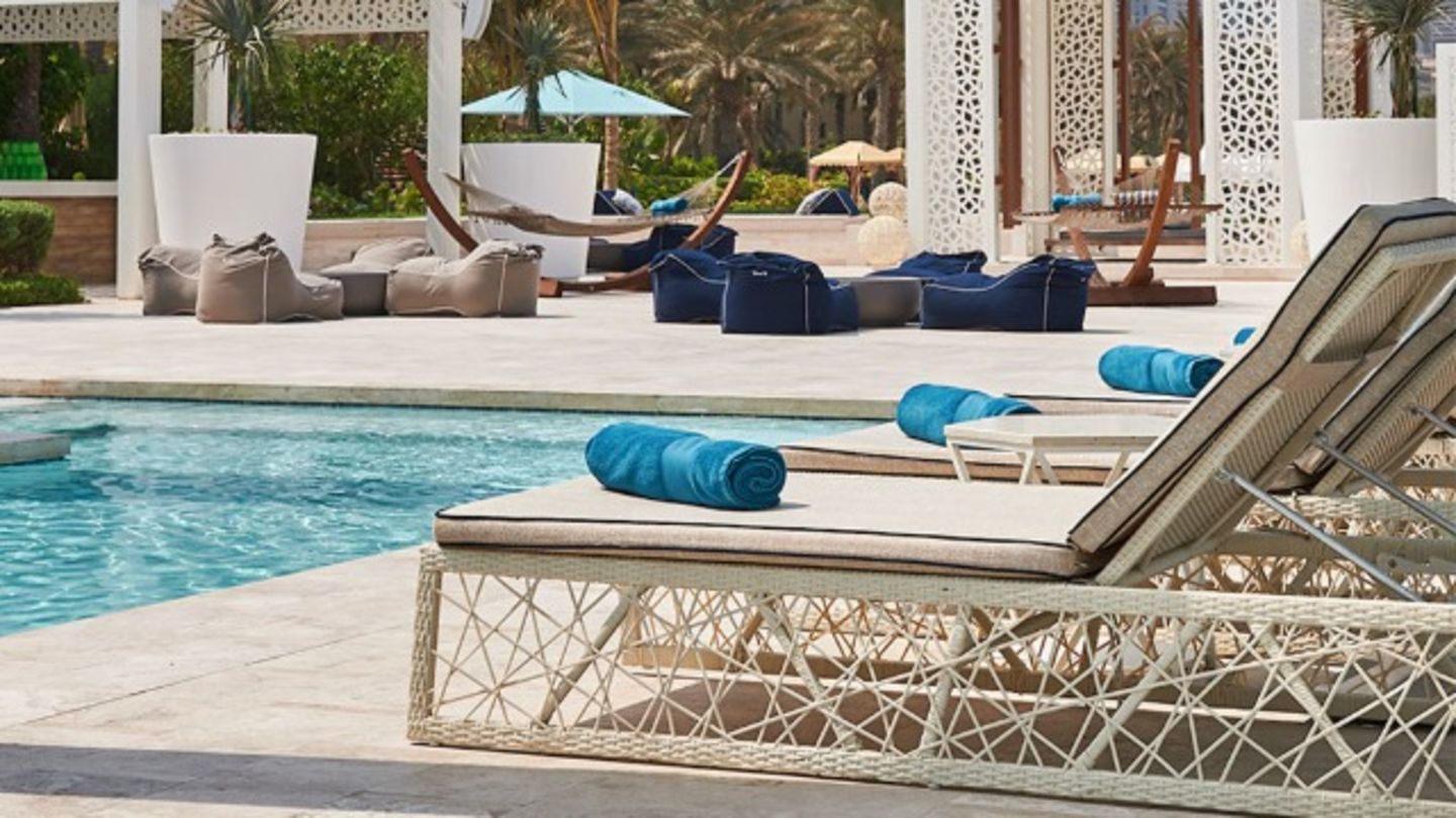 HiDubai-business-drift-beach-club-food-beverage-restaurants-bars-the-palm-jumeirah-nakhlat-jumeirah-dubai