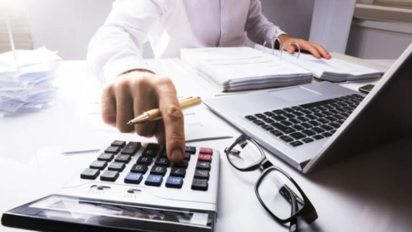 HiDubai-business-unibooks-for-tax-consultant-finance-legal-accounting-services-business-bay-dubai