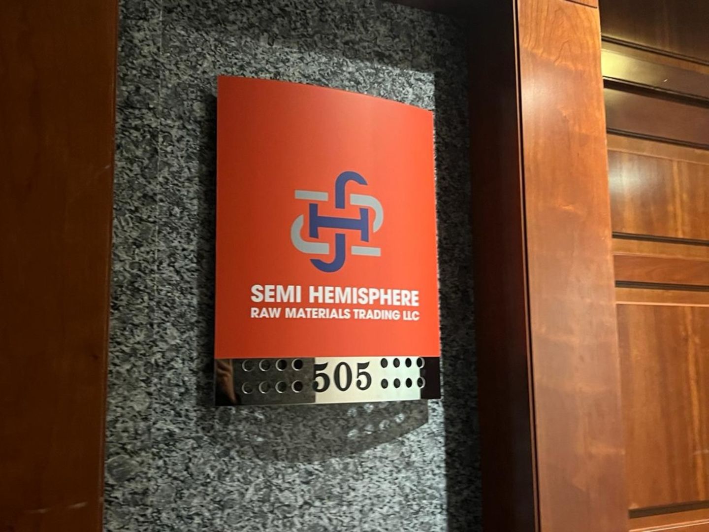 HiDubai-business-semi-hemisphere-raw-materials-trading-b2b-services-distributors-wholesalers-al-muraqqabat-dubai