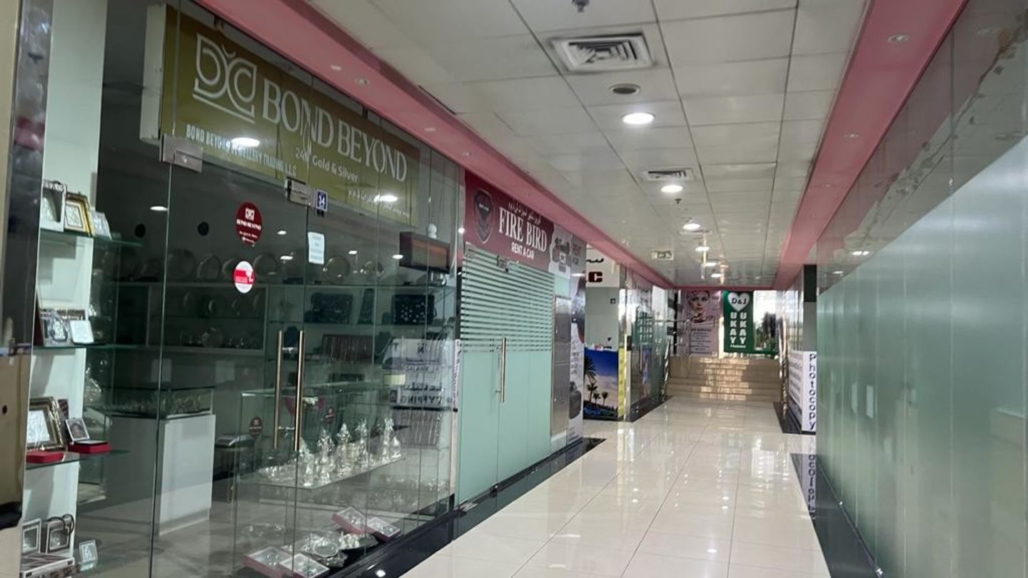 HiDubai-business-bond-beyond-jewellery-trading-b2b-services-distributors-wholesalers-al-karama-dubai