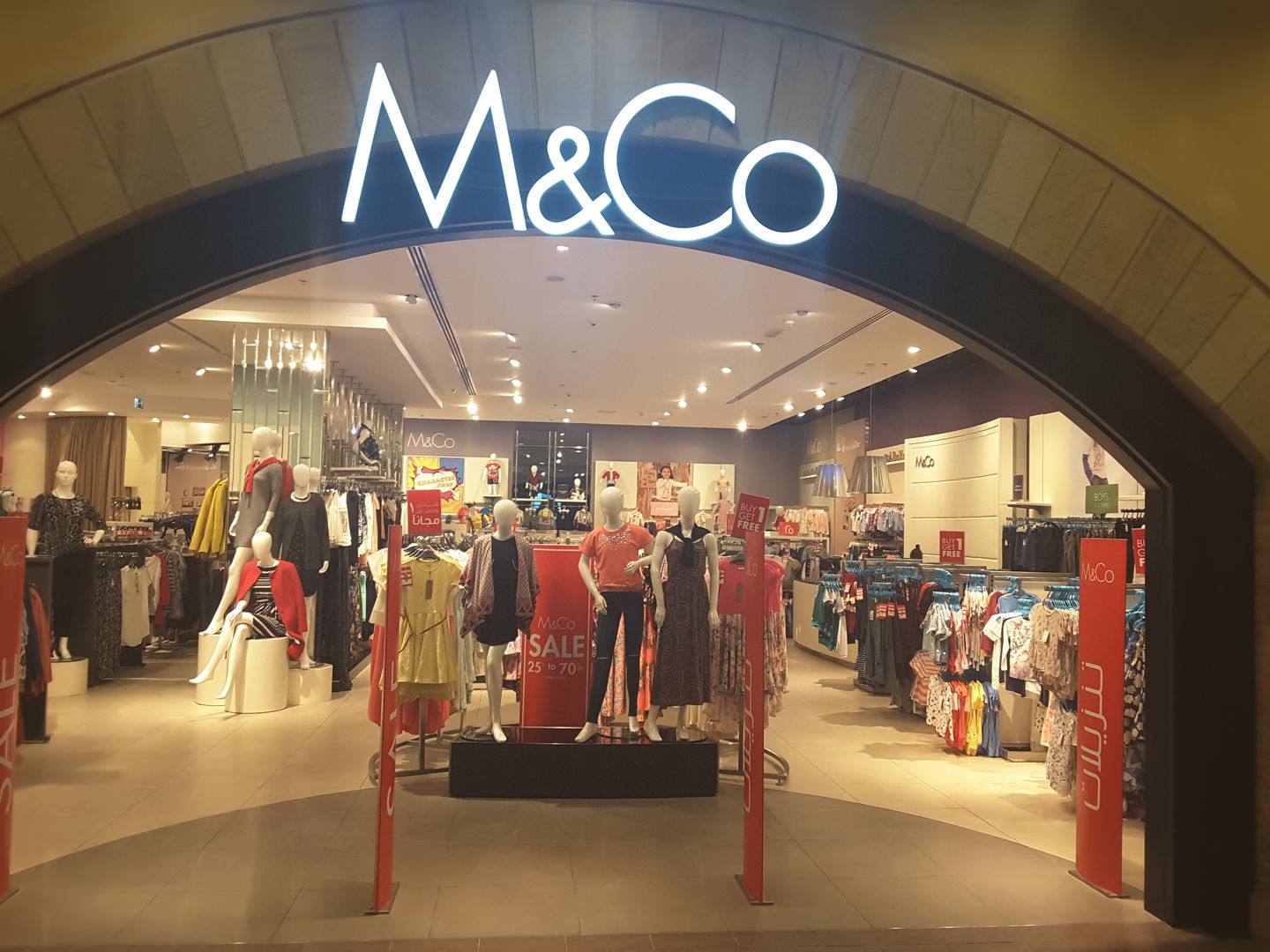 HiDubai-business-m-co-shopping-fashion-accessories-jumeirah-1-dubai-2