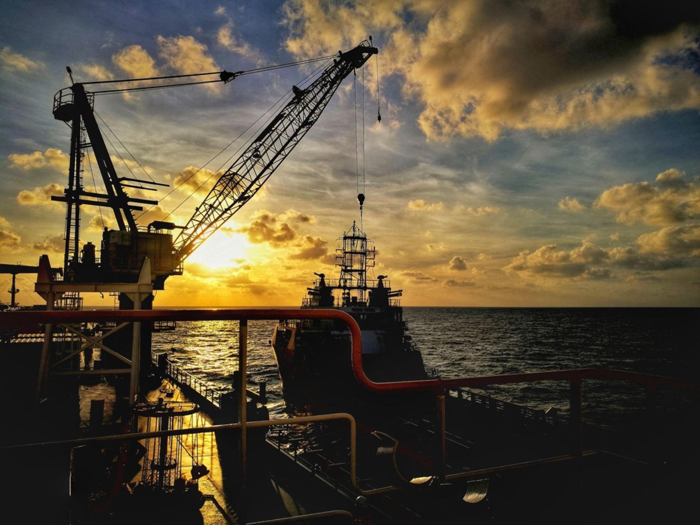 HiDubai-business-ravenol-international-construction-heavy-industries-oil-gas-companies-jumeirah-lake-towers-al-thanyah-5-dubai