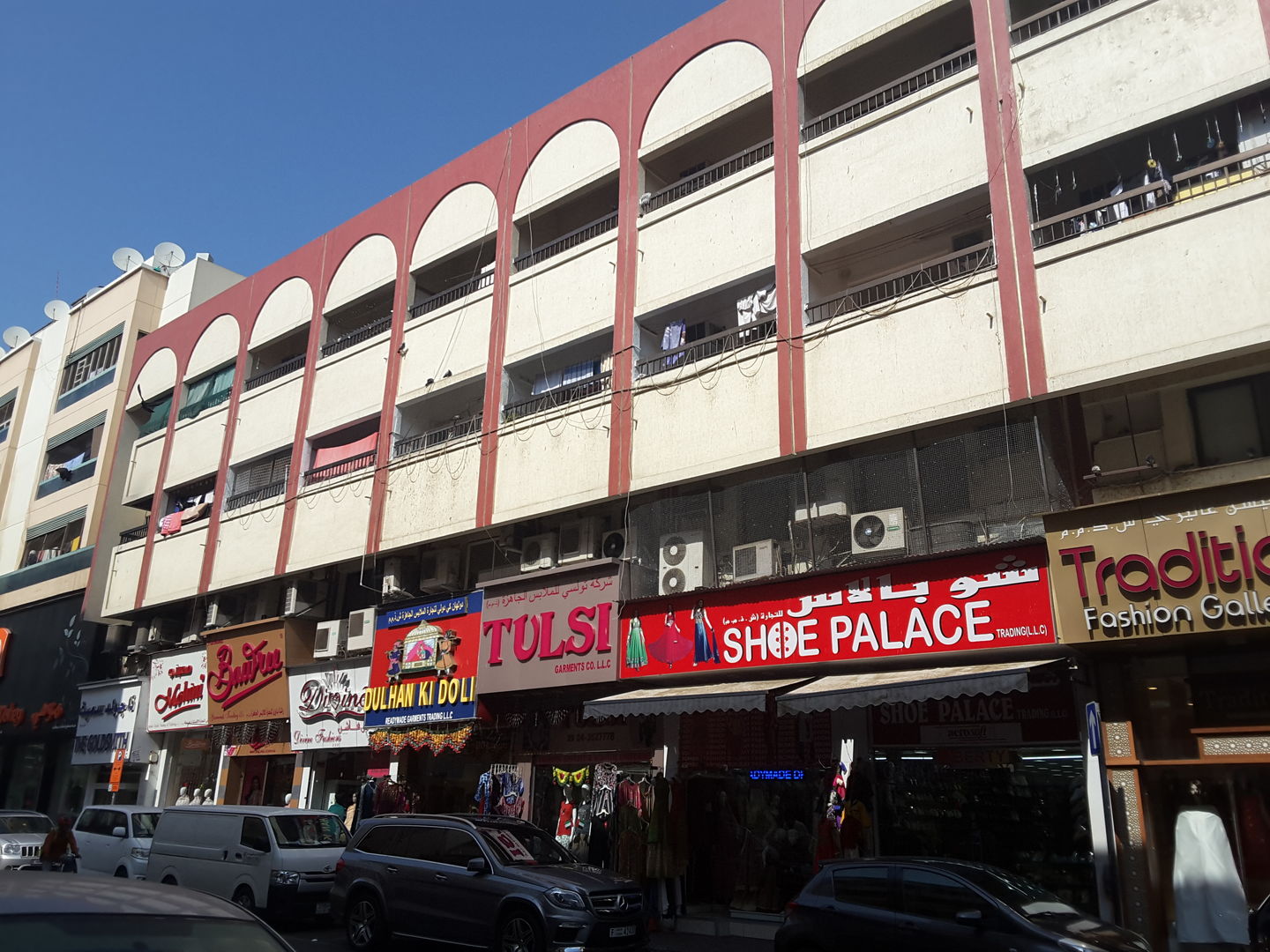 HiDubai-business-tulsi-readymade-garments-co-shopping-apparel-meena-bazar-al-souq-al-kabeer-dubai-2