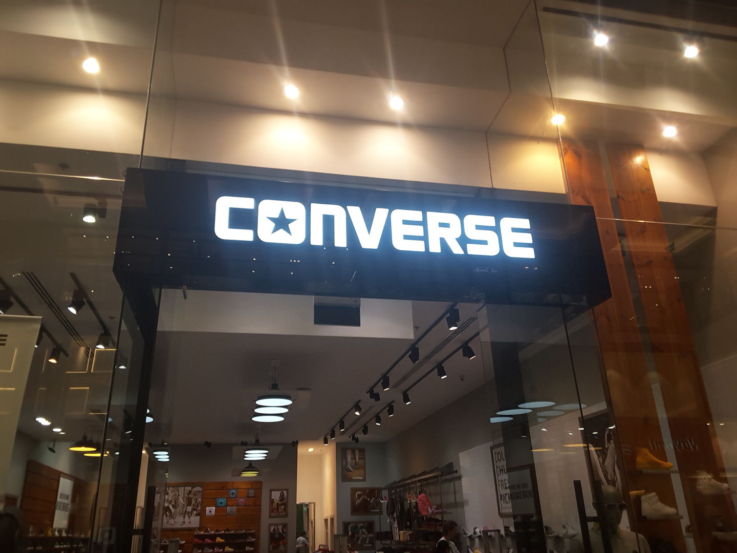 HiDubai-business-converse-shopping-fashion-accessories-al-barsha-1-dubai-2