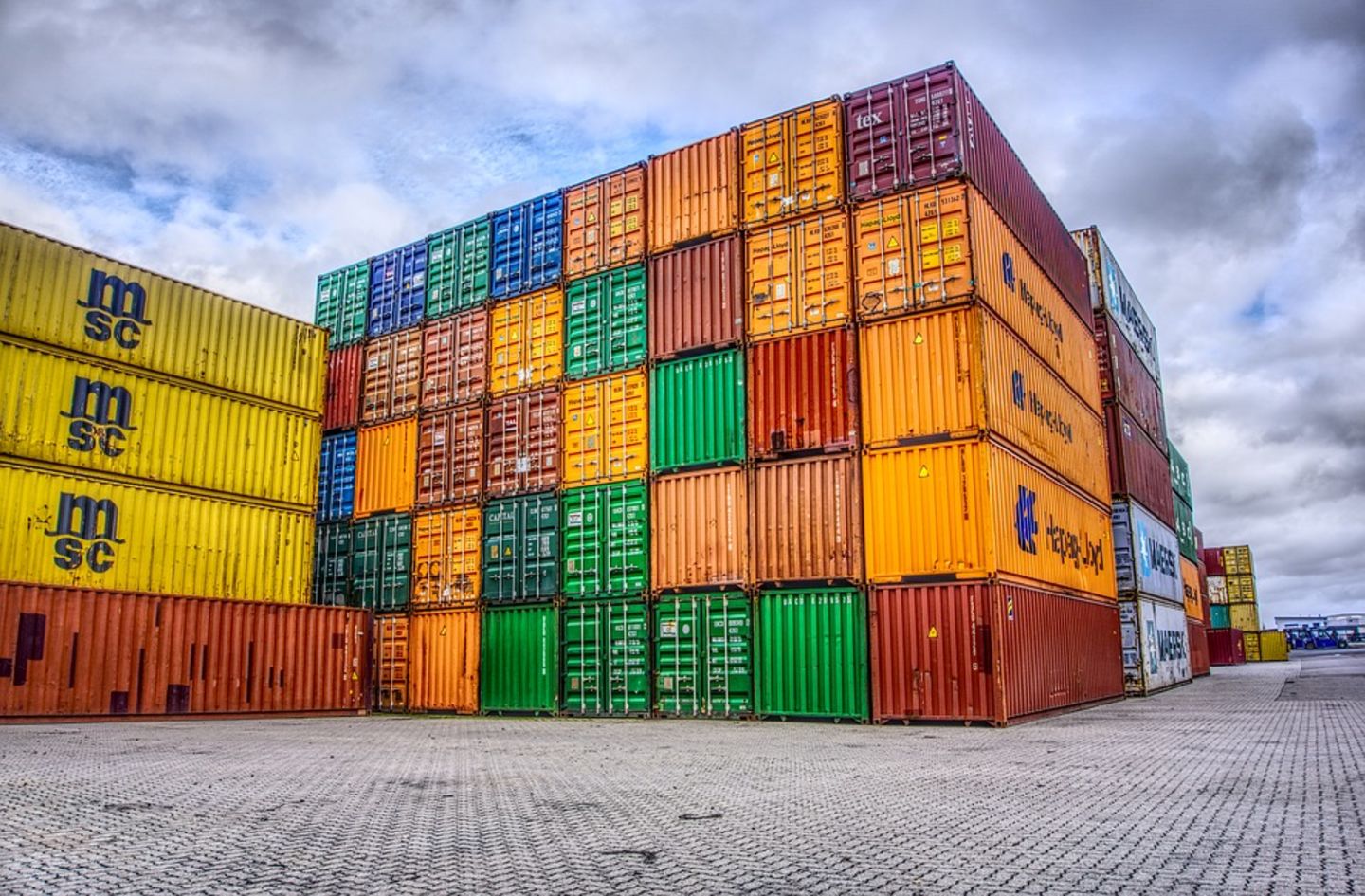HiDubai-business-international-shipping-and-logistics-fze-shipping-logistics-ports-jumeirah-lake-towers-al-thanyah-5-dubai-2