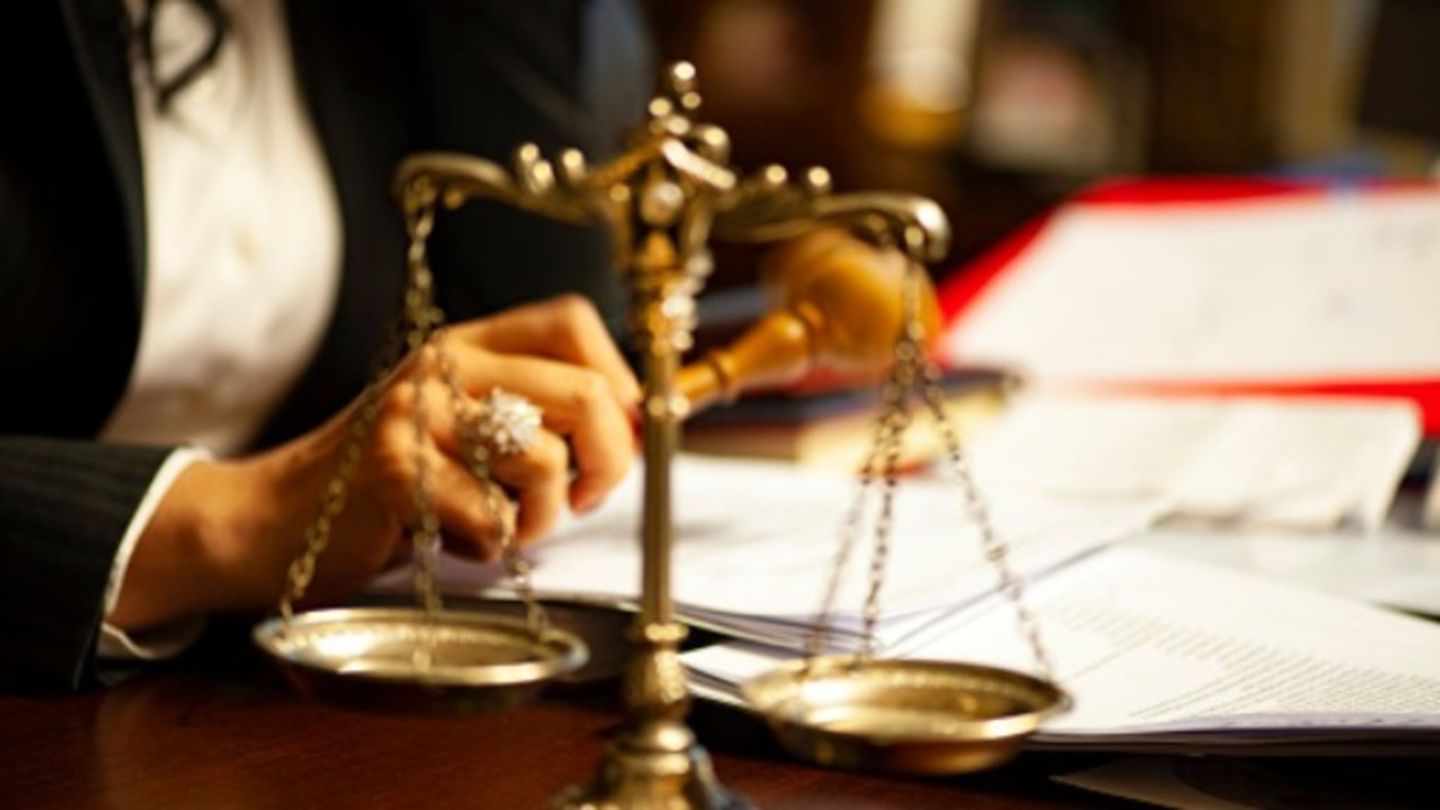 HiDubai-business-saeed-alhashmi-advocates-legal-consultants-finance-legal-legal-services-oud-metha-dubai